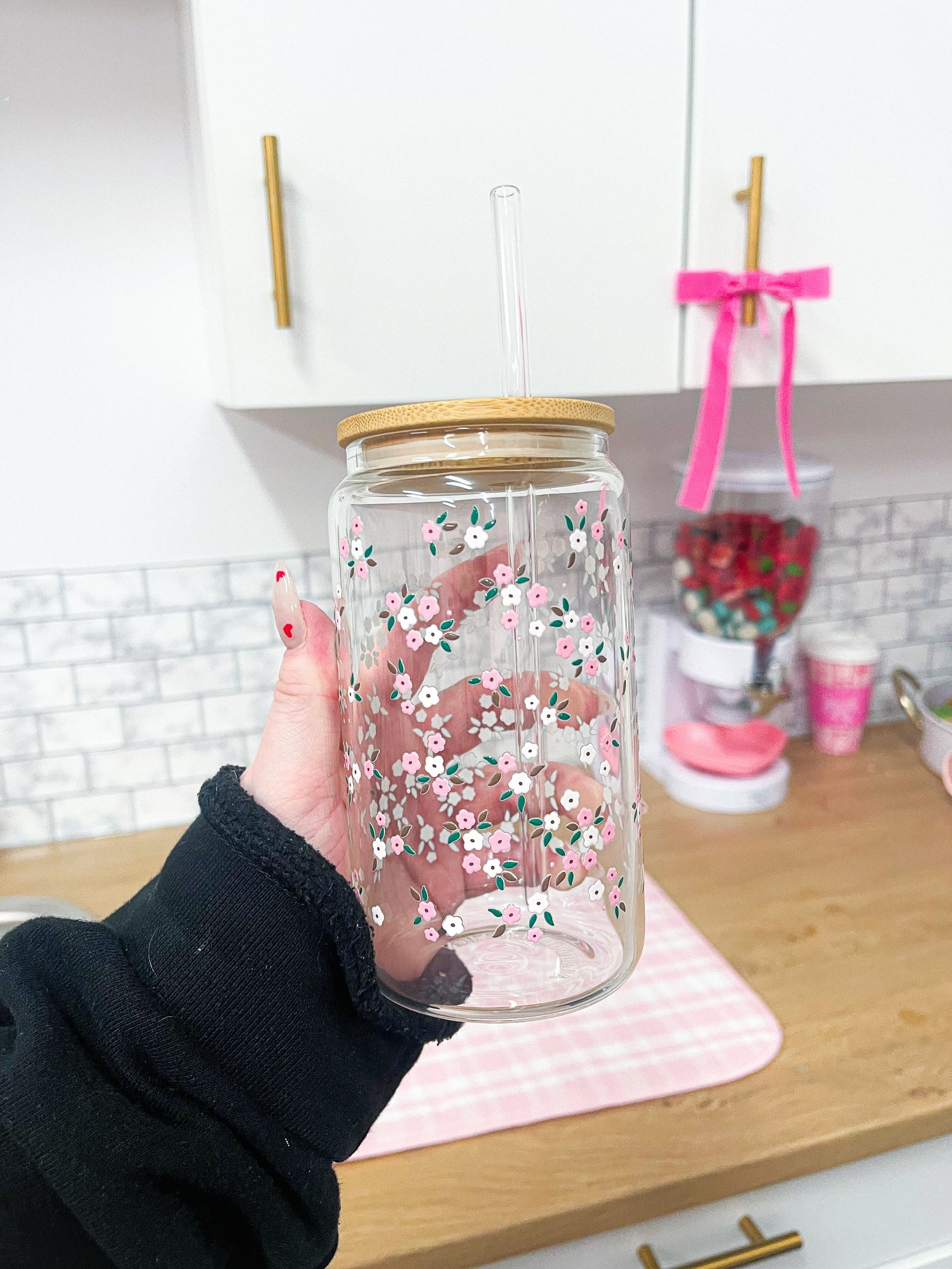 Verre 16 oz - Fleurs minimalistes roses et blanches