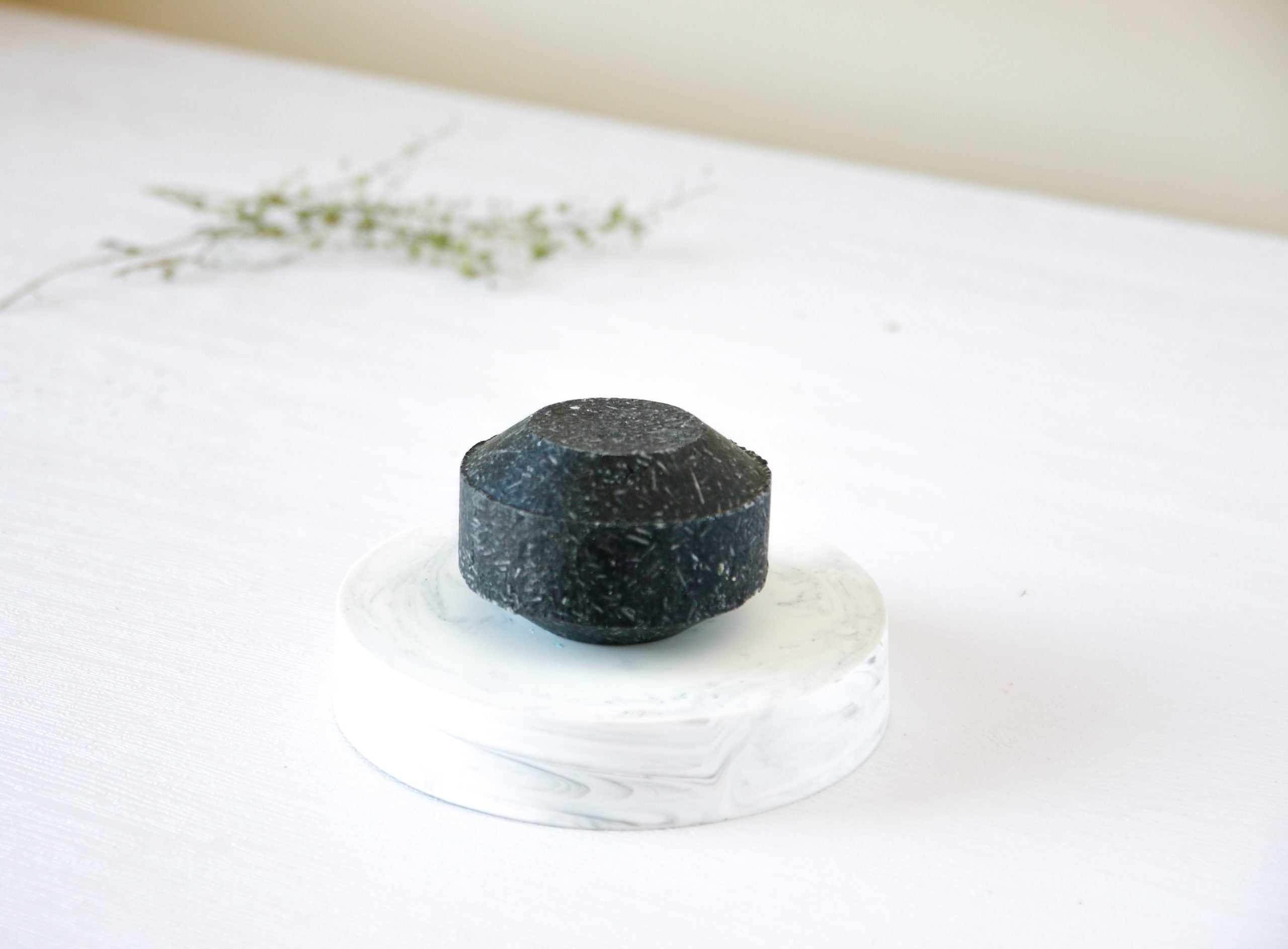 Shampoing solide végan - Détox au charbon de bambou