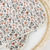 Doudou mousseline de coton avec dentelle