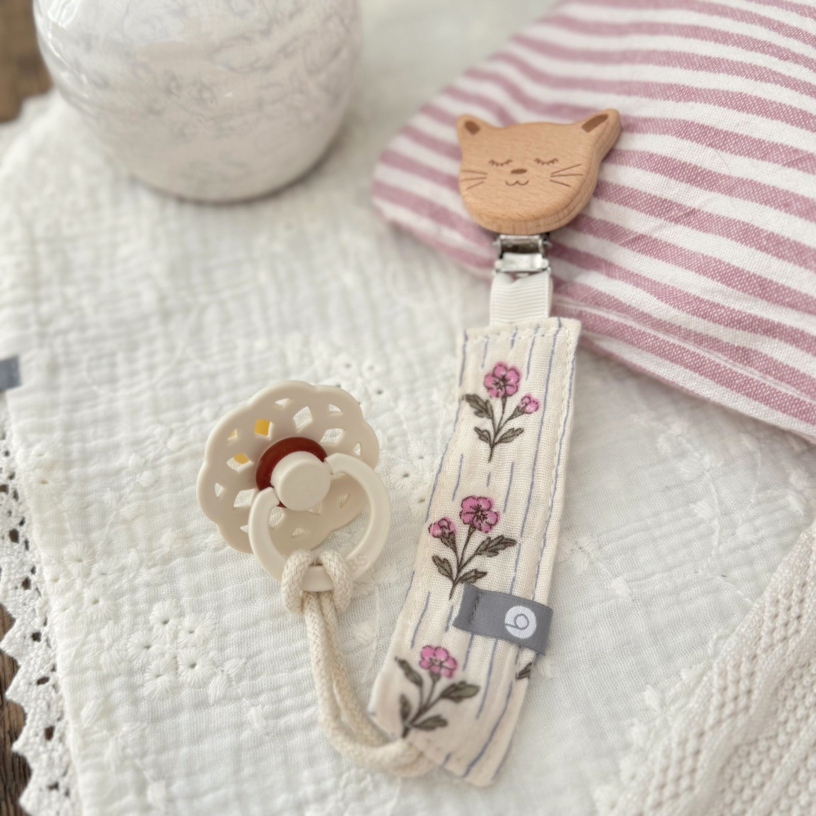Attache-suce - Chat en Mousseline de Coton