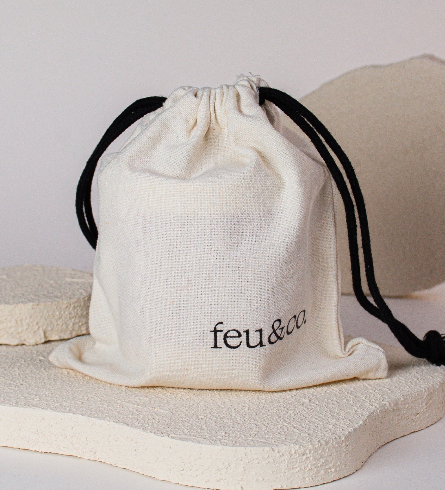 Bougie_Sac_Coton_aa6c4f32-789a-4a92-bad7-bbd50fd0ad77.jpg