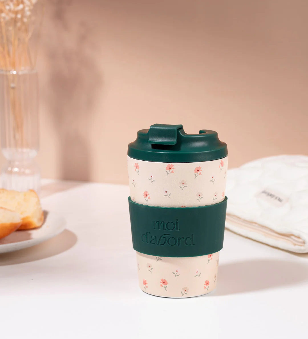 Tasse-de-voyage_Douceur-fleurie_02_d255934d-5302-4022-9182-ea6bdbb58c99.webp