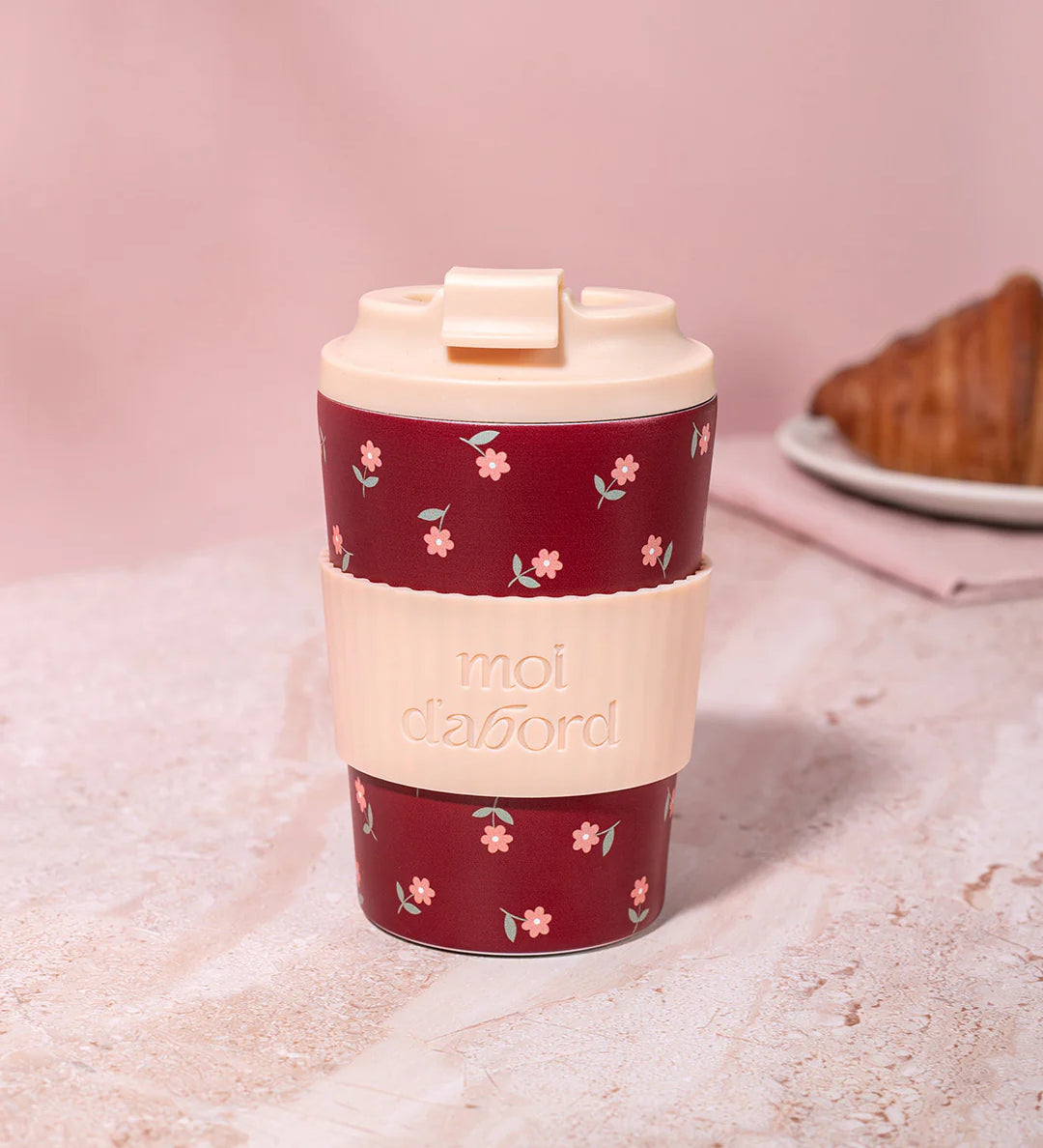 Tasse-de-voyage_Fleurs-rconfortantes_01_ef8b7068-c7e3-4a6c-9e1f-043cf30c9f7e.webp