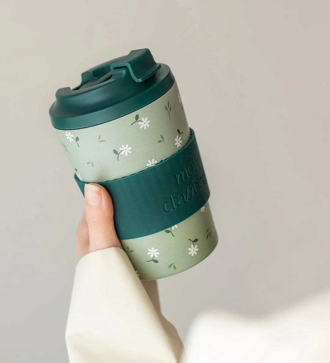 Tasse-de-voyage_Marguerite_02_be08d004-c6a8-4691-982e-0787d30b9804.webp
