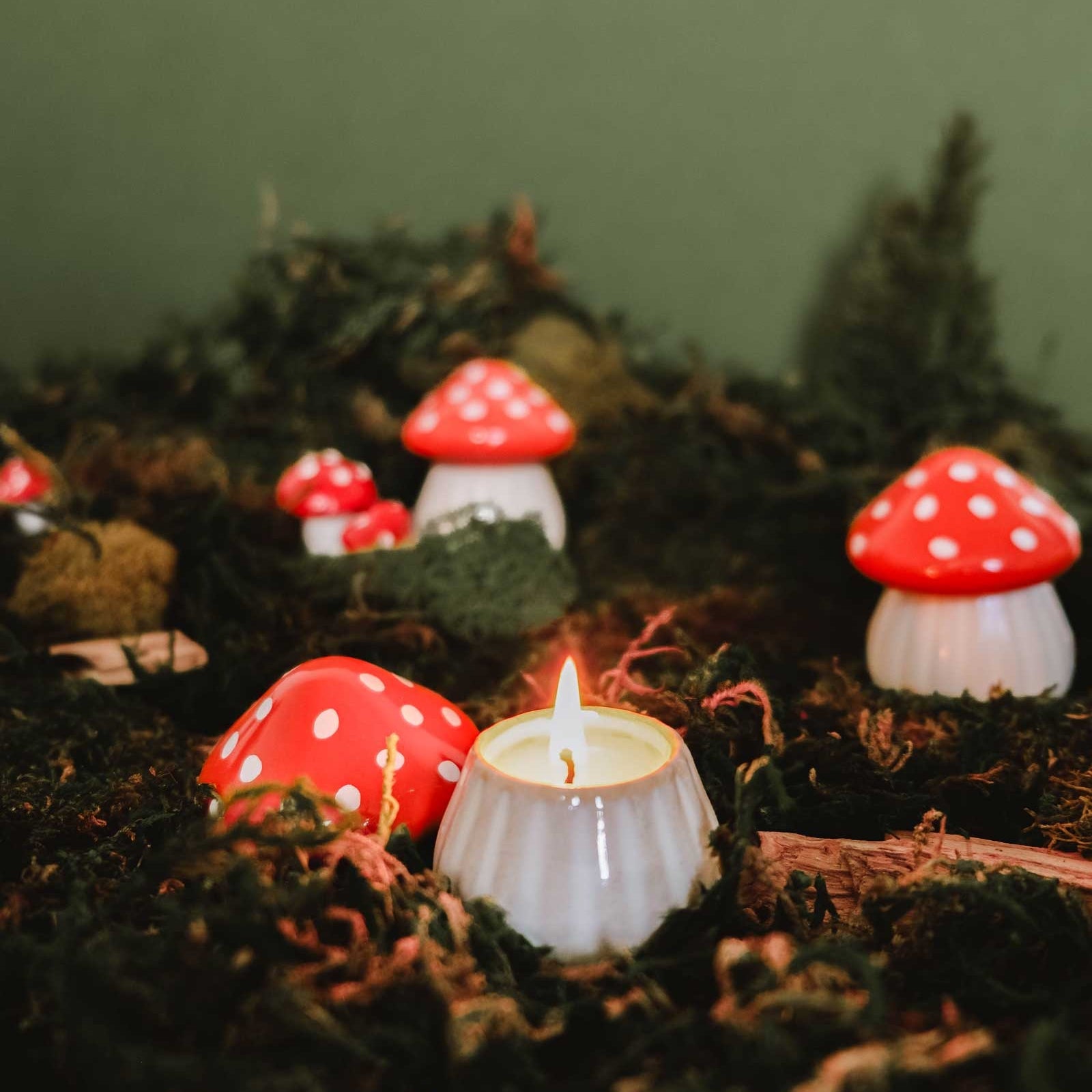 The-Little-Mushroom-Candle-Mimi_1_e6506de0-ca22-4080-8a46-cac474842981.jpg