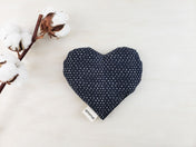 Coussin réconfort Cœur pour bébé P’tits cœurs noirs