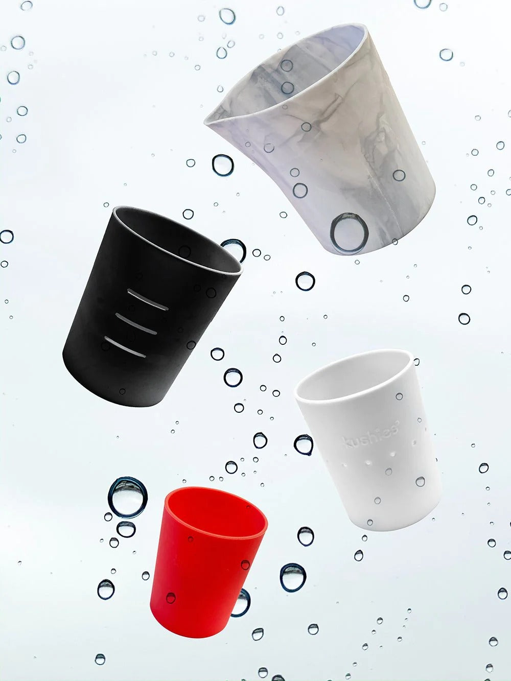 Tasses empilables en slilicone pour le bain
