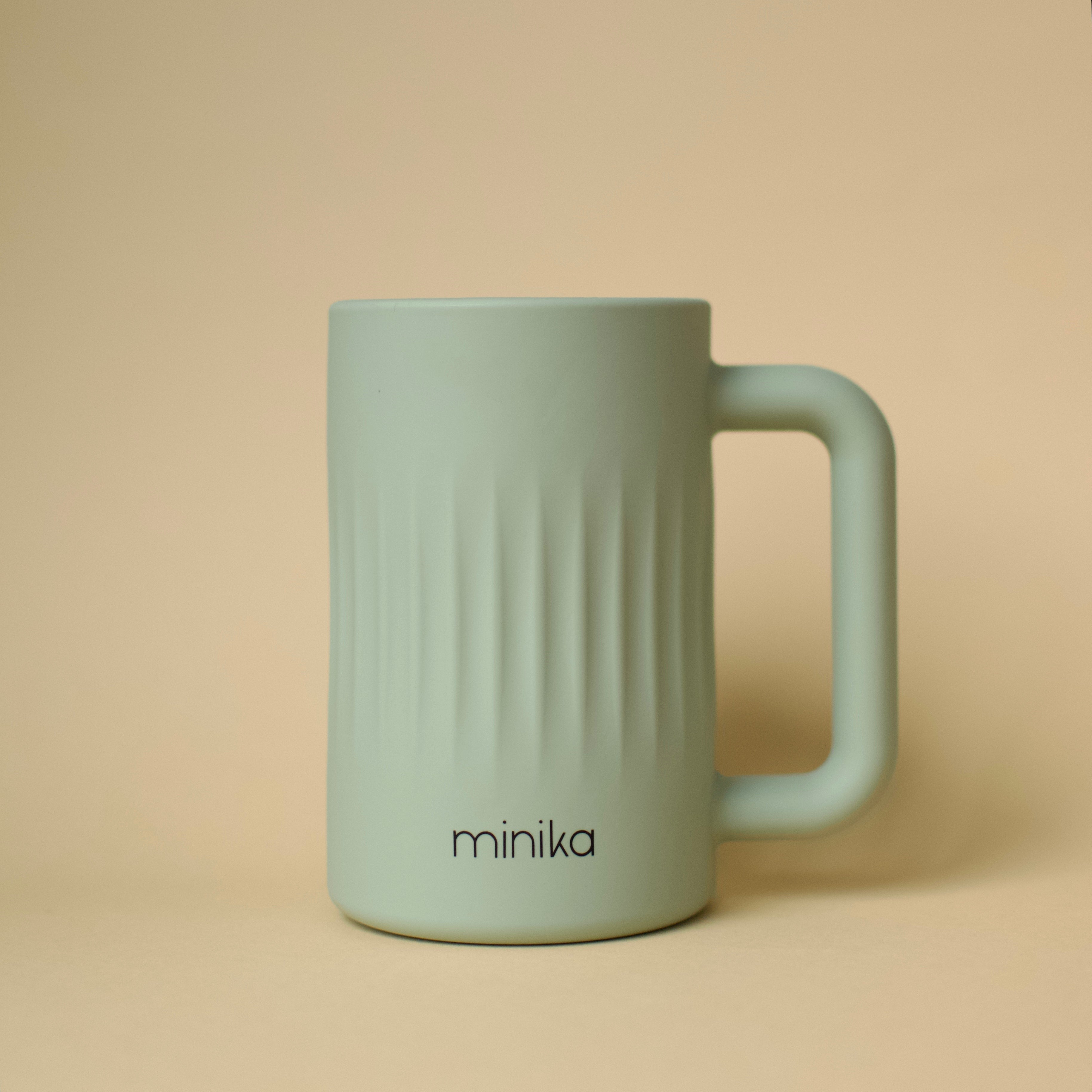 Tasse de rinçage pour le bain