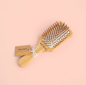 Petite brosse à cheveux en bambou