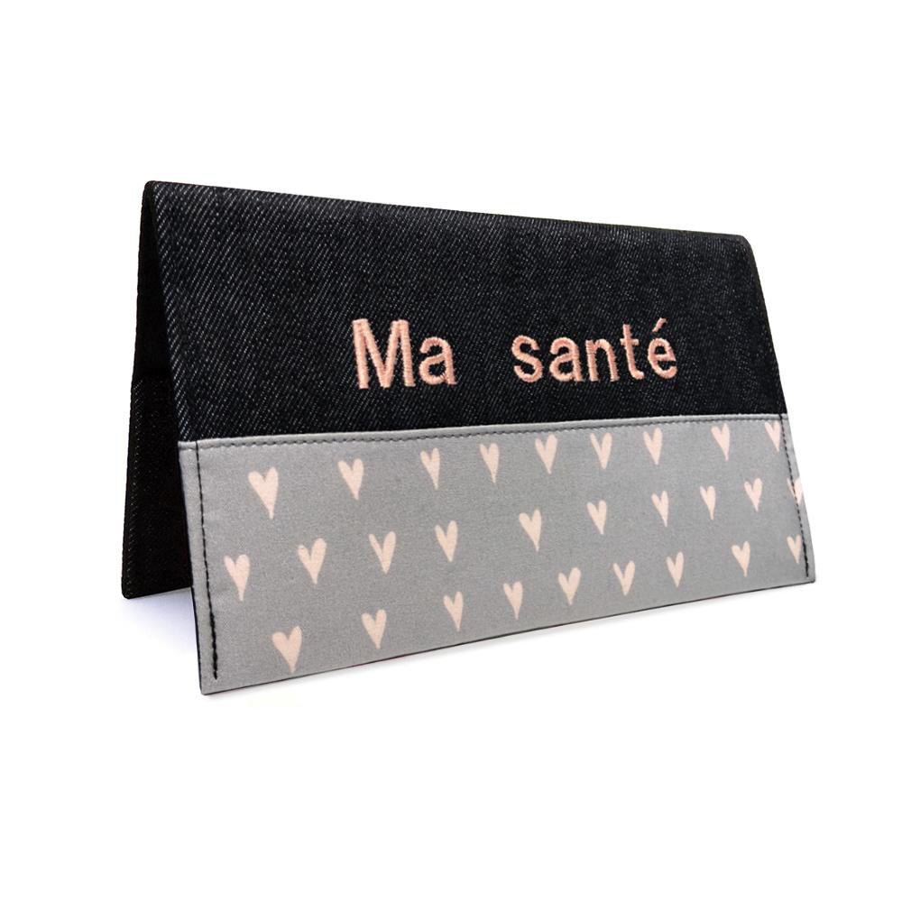 Protège carnet santé personnalisé fille petit coeur rose