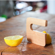 Coup Coup : couteau pour enfant en bois d’érable
