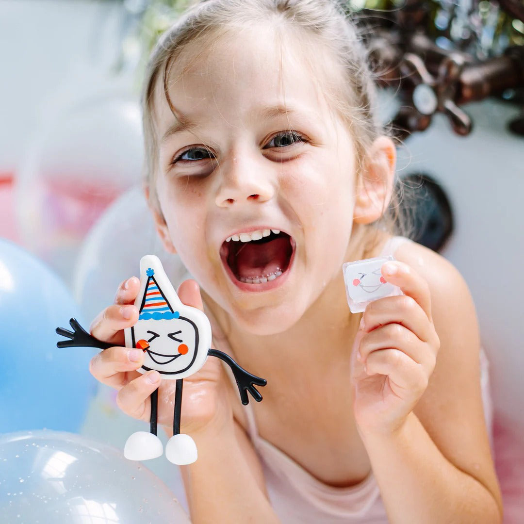 Glo Pals - Personnage avec 2 Cubes Lumineux Activés par l'Eau